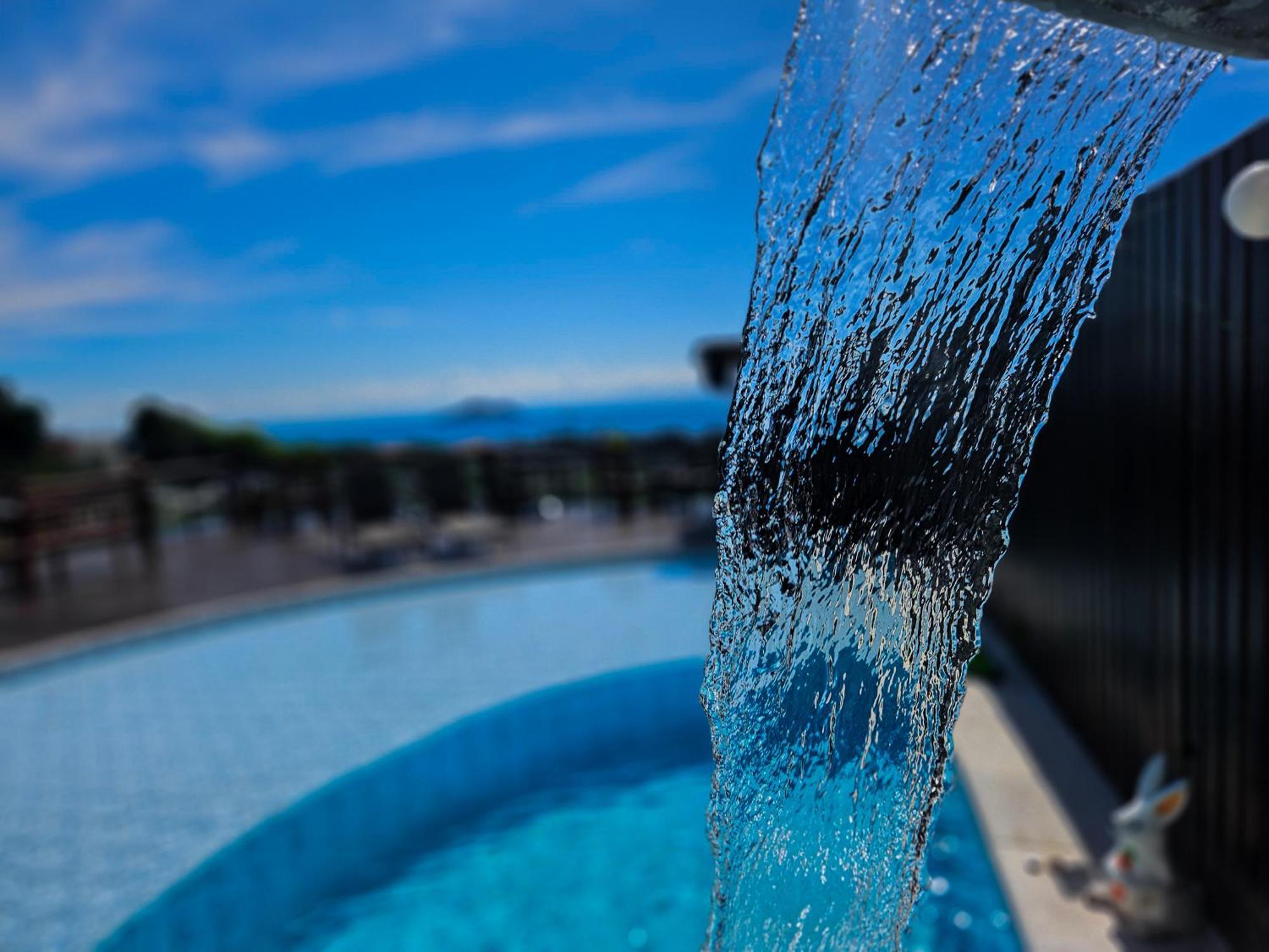 Bella Vista Ocean View Hotel Armacao dos Buzios Bagian luar foto A shower at a swimming pool