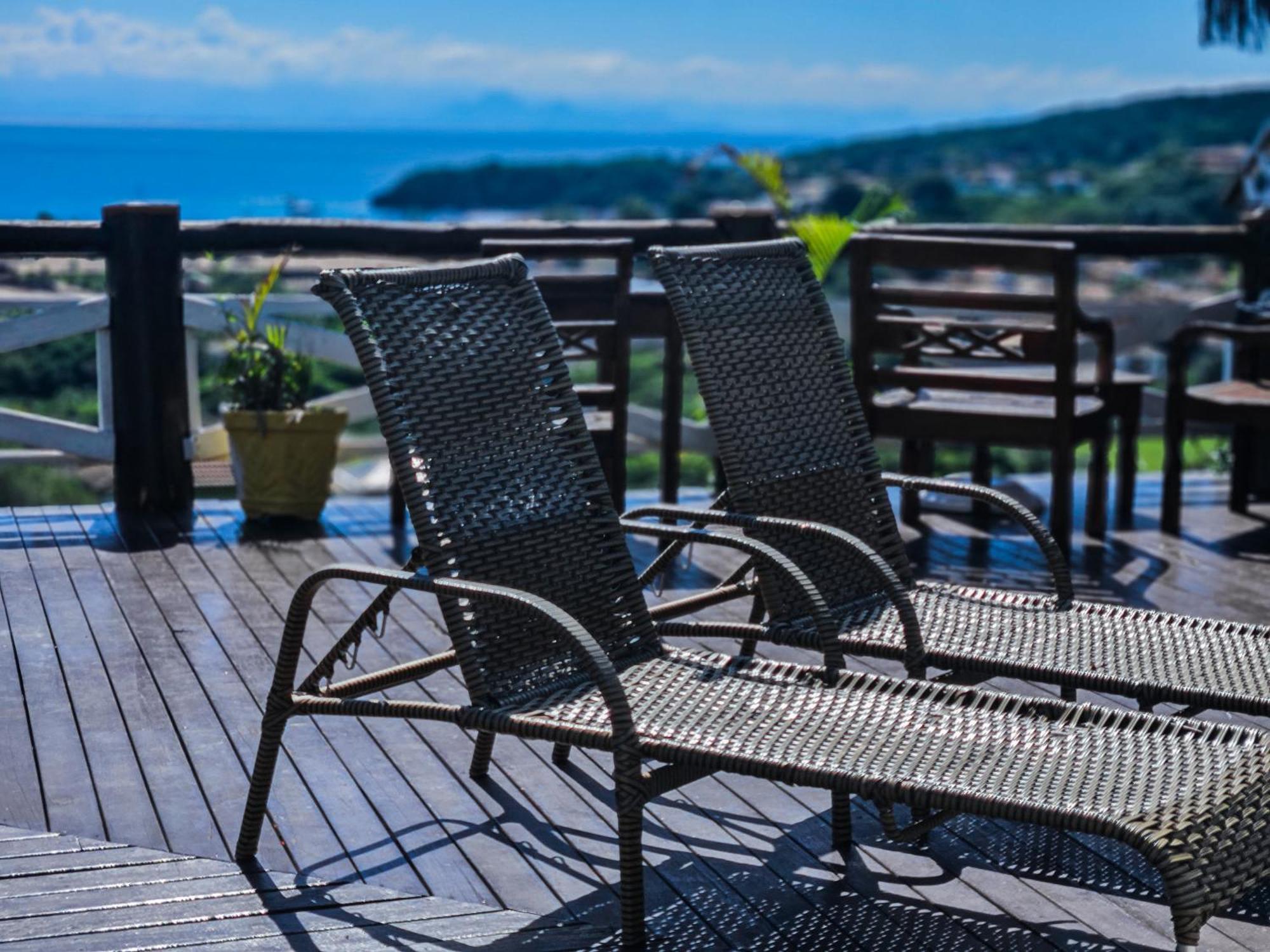 Bella Vista Ocean View Hotel Armacao dos Buzios Bagian luar foto A view of the ocean from the deck of a home in the community