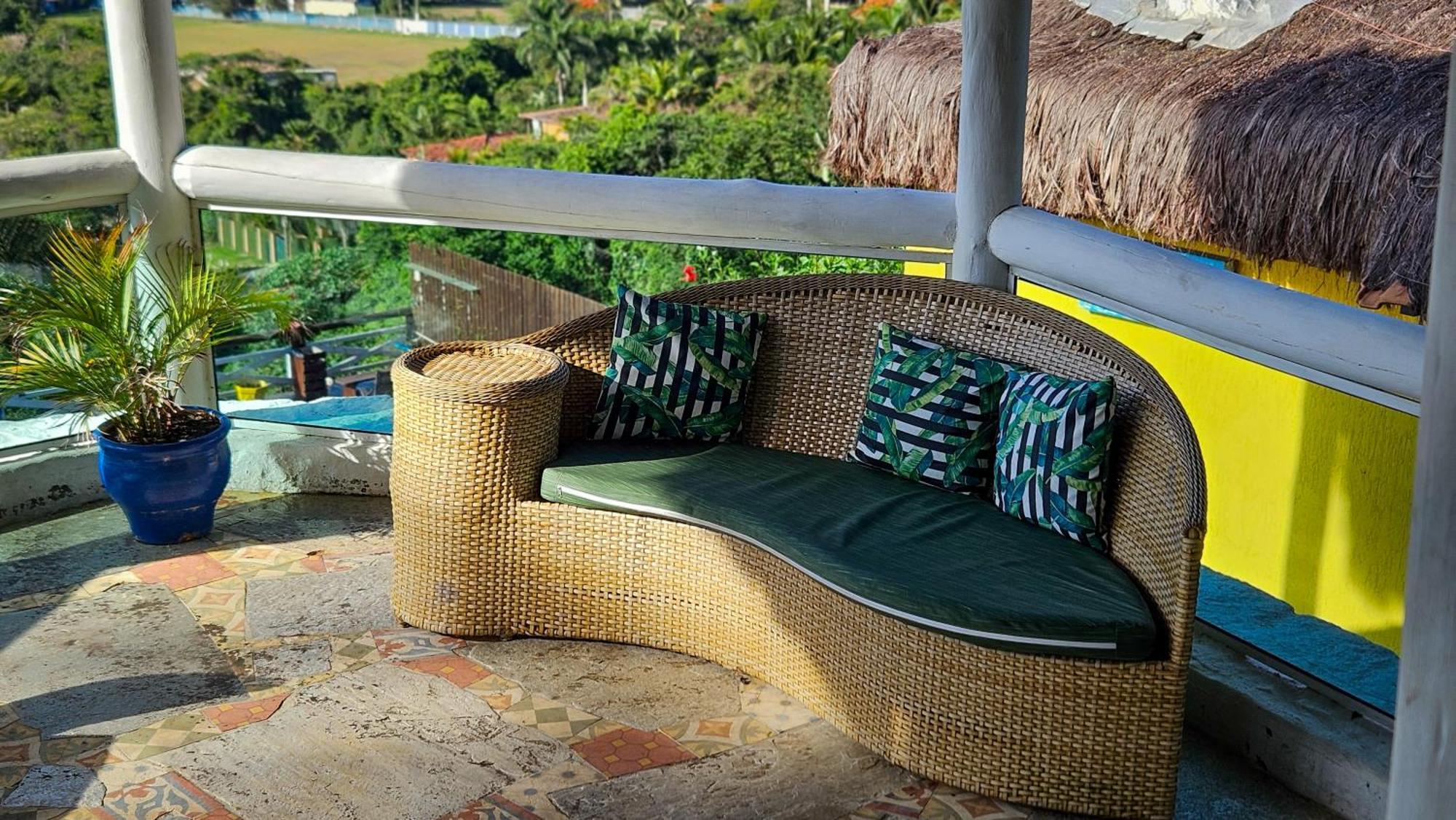 Bella Vista Ocean View Hotel Armacao dos Buzios Bagian luar foto A rattan sofa